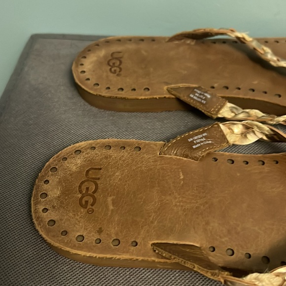 UGG women’s thong slippers size 9 S/N 100-7559 - Picture 5 of 16